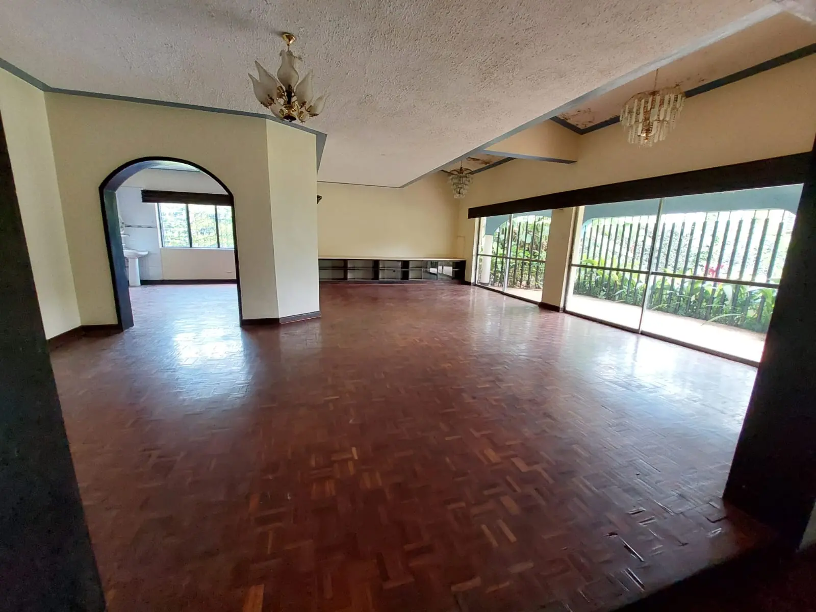 5 bedroom house in Ridgeways